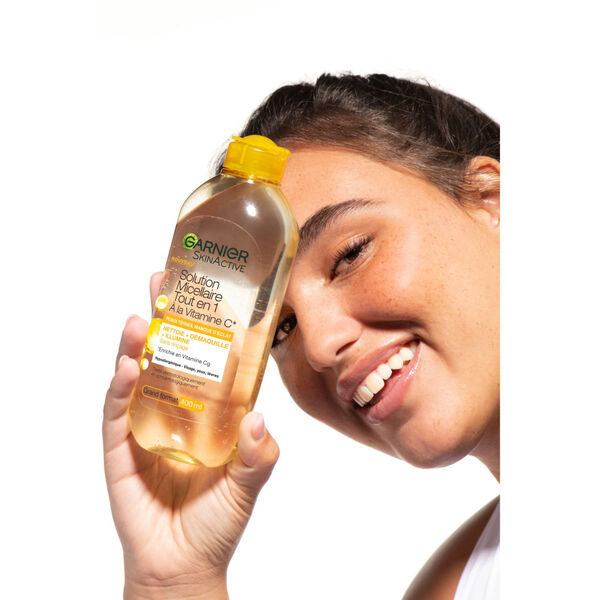 
 Garnier Skin Active Vitamine C Solution Micellaire Tout en 1